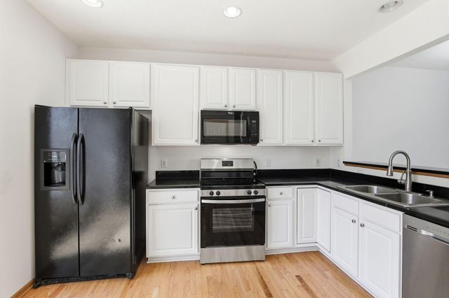 5206 Scott Trail, Robbinsdale, MN 55422