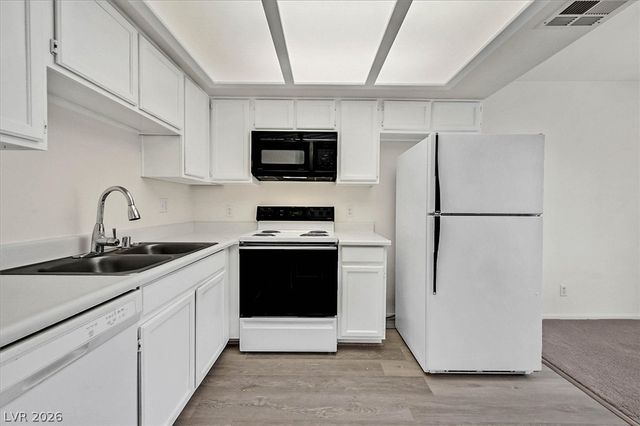 8410 Eldora Avenue 2043, Las Vegas, NV 89117