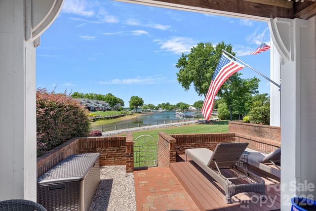 18609 Harborside Drive, Cornelius, NC 28031