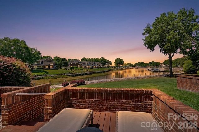 18609 Harborside Drive, Cornelius, NC 28031