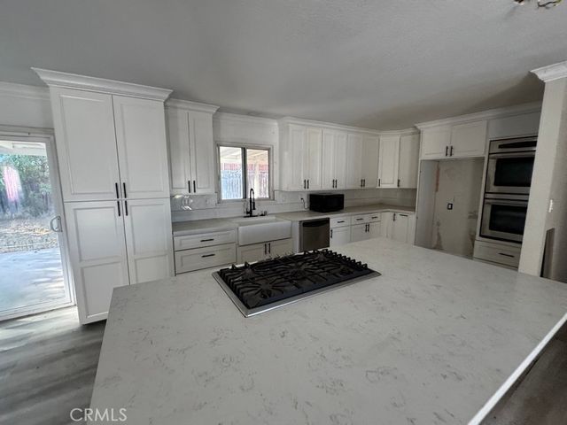 510 W Hacienda, Corona, CA 92882