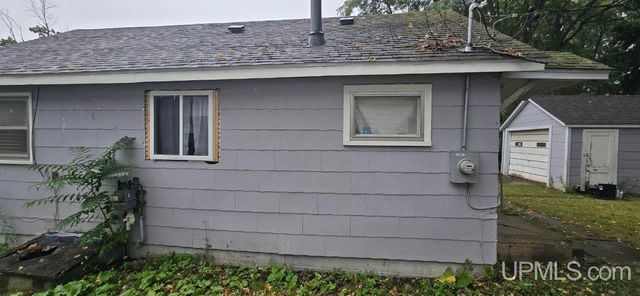 1065 Boston Avenue, Waterford, MI 48328