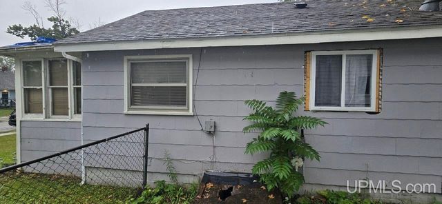 1065 Boston Avenue, Waterford, MI 48328