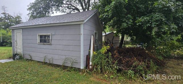 1065 Boston Avenue, Waterford, MI 48328