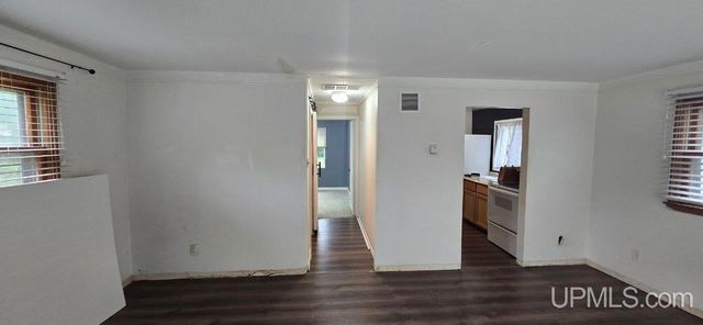 1065 Boston Avenue, Waterford, MI 48328
