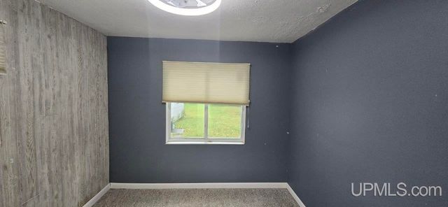 1065 Boston Avenue, Waterford, MI 48328