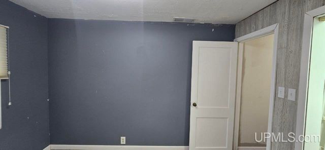 1065 Boston Avenue, Waterford, MI 48328