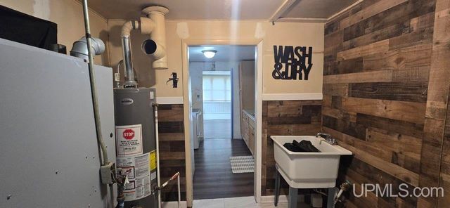 1065 Boston Avenue, Waterford, MI 48328