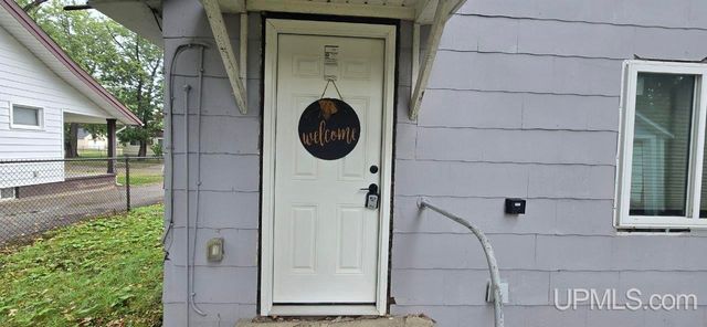 1065 Boston Avenue, Waterford, MI 48328