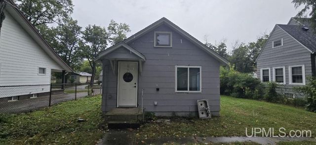 1065 Boston Avenue, Waterford, MI 48328