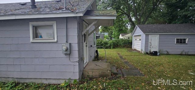 1065 Boston Avenue, Waterford, MI 48328