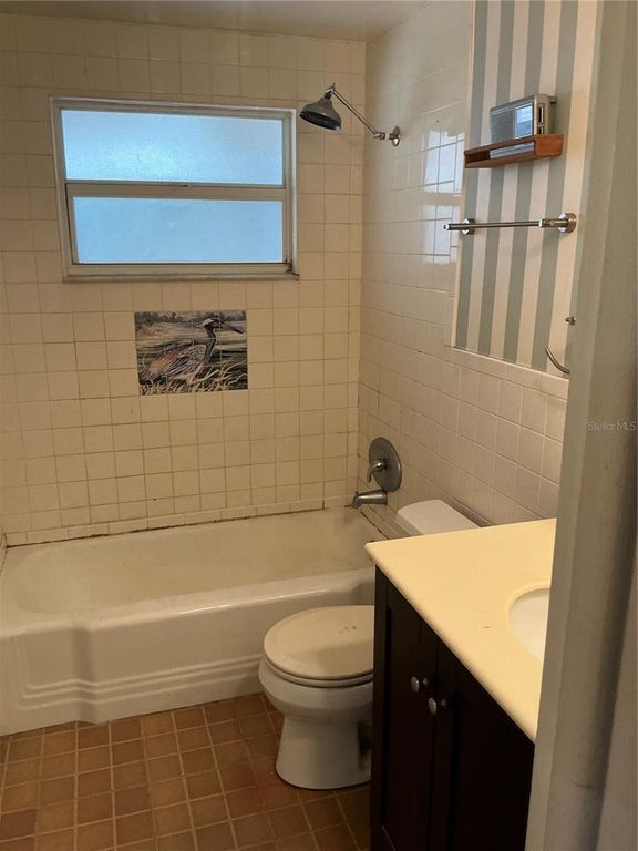 Image 11 of property listing at 10791 105TH STREET, Largo, FL 33773