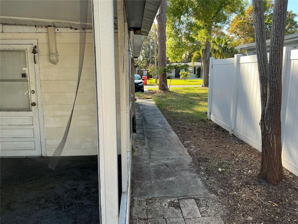 Image 14 of property listing at 10791 105TH STREET, Largo, FL 33773