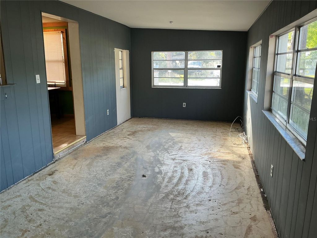 Image 8 of property listing at 10791 105TH STREET, Largo, FL 33773