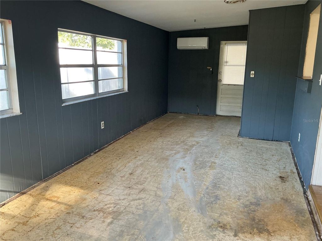 Image 9 of property listing at 10791 105TH STREET, Largo, FL 33773