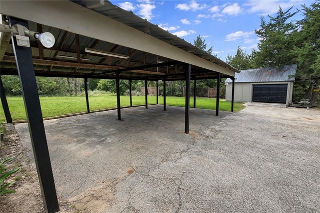 182 Blossom, Hilltop Lakes, TX 77871