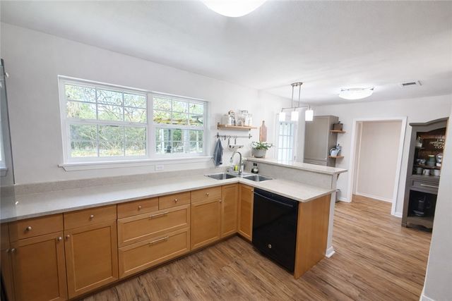 182 Blossom, Hilltop Lakes, TX 77871