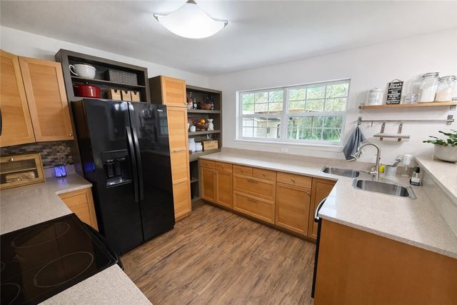 182 Blossom, Hilltop Lakes, TX 77871