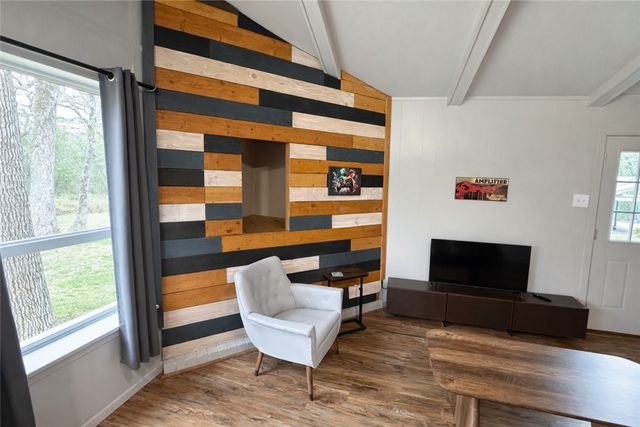 182 Blossom, Hilltop Lakes, TX 77871