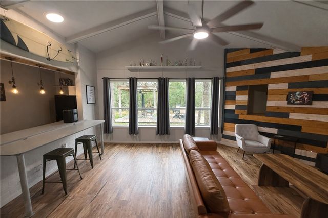 182 Blossom, Hilltop Lakes, TX 77871