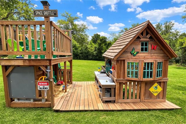 182 Blossom, Hilltop Lakes, TX 77871