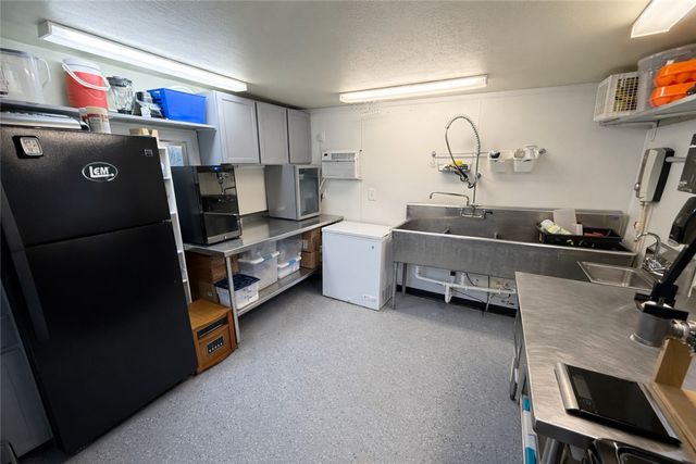 182 Blossom, Hilltop Lakes, TX 77871