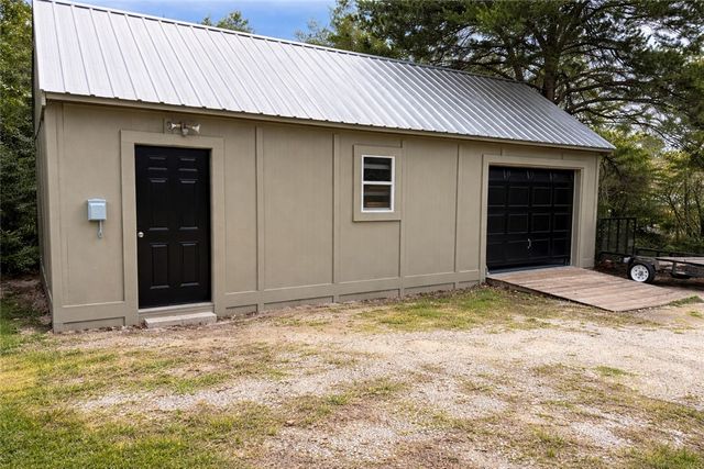 182 Blossom, Hilltop Lakes, TX 77871