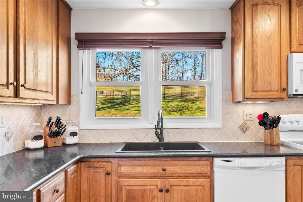 Image 6 of property listing at 12734 WOODSBORO PIKE, Keymar, MD 21757