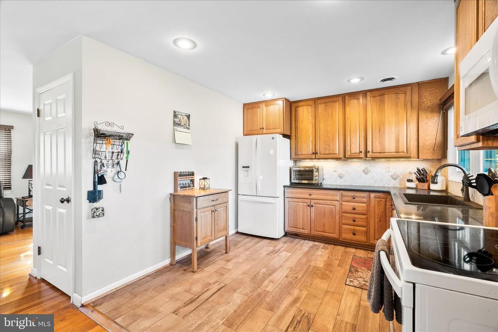 Image 8 of property listing at 12734 WOODSBORO PIKE, Keymar, MD 21757