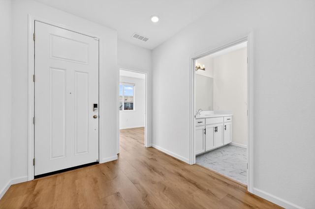 12713 Mission Peak Way, Rancho Cordova, CA 95742