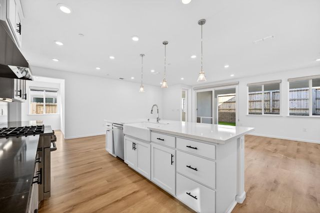 12713 Mission Peak Way, Rancho Cordova, CA 95742