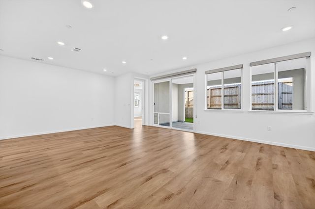 12713 Mission Peak Way, Rancho Cordova, CA 95742