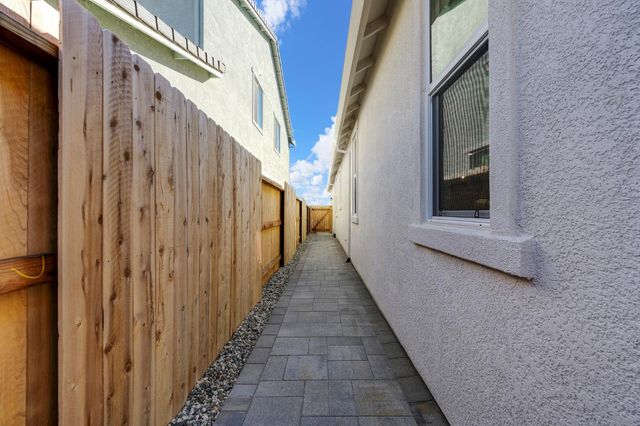 12713 Mission Peak Way, Rancho Cordova, CA 95742