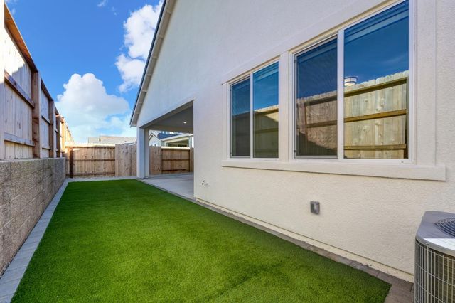 12713 Mission Peak Way, Rancho Cordova, CA 95742