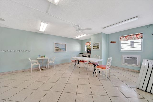 3221 NE 8th Street 103, Pompano Beach, FL 33062