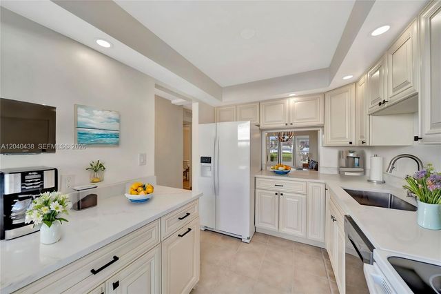 3221 NE 8th Street 103, Pompano Beach, FL 33062