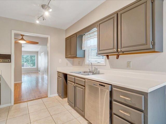 107 Windward DR SW 107, Roanoke, VA 24018