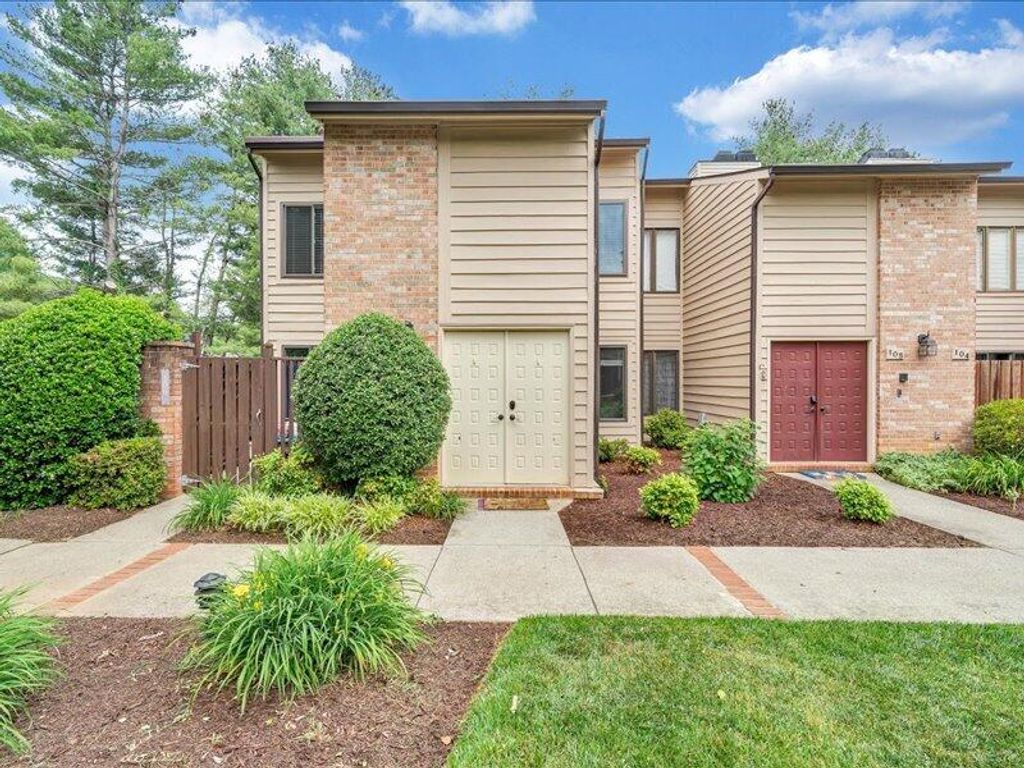 107 Windward DR SW 107, Roanoke, VA 24018