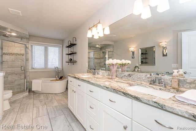 4165 Oak Arbor Court 19, Rochester, MI 48306