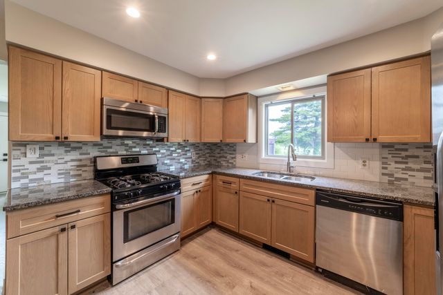 340 Golfview Drive, Schererville, IN 46375