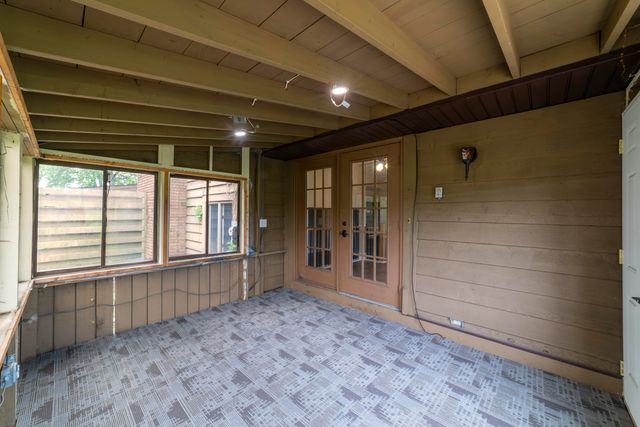 340 Golfview Drive, Schererville, IN 46375