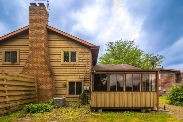 340 Golfview Drive, Schererville, IN 46375