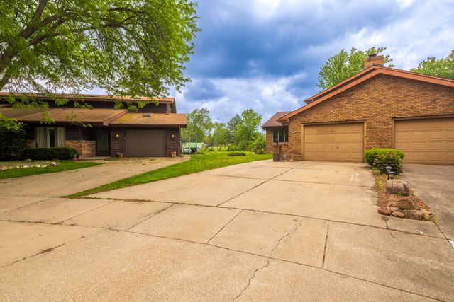 340 Golfview Drive, Schererville, IN 46375