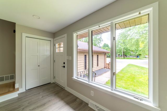 340 Golfview Drive, Schererville, IN 46375