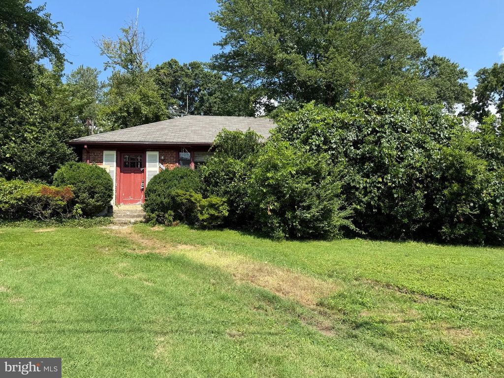 8100 WINGFIELD PL, Alexandria, VA 22308