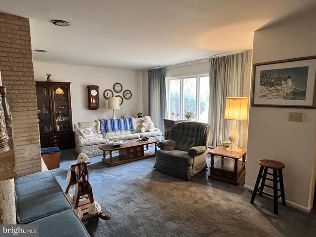 977 LOCUST GROVE RD, Middletown, PA 17057