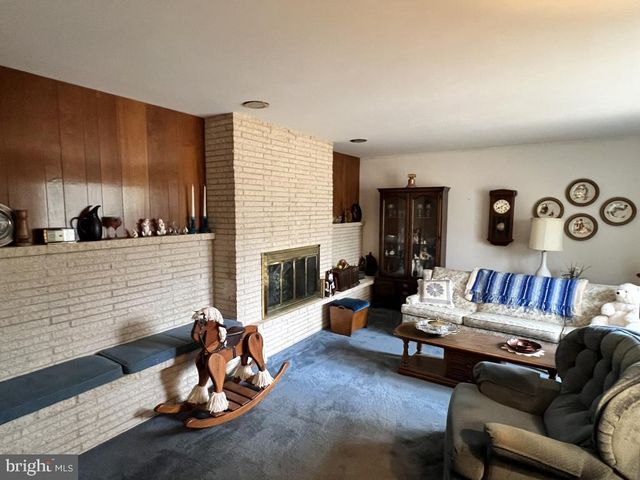 977 LOCUST GROVE RD, Middletown, PA 17057