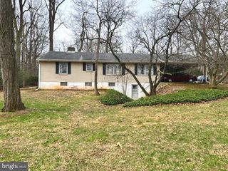 977 LOCUST GROVE RD, Middletown, PA 17057