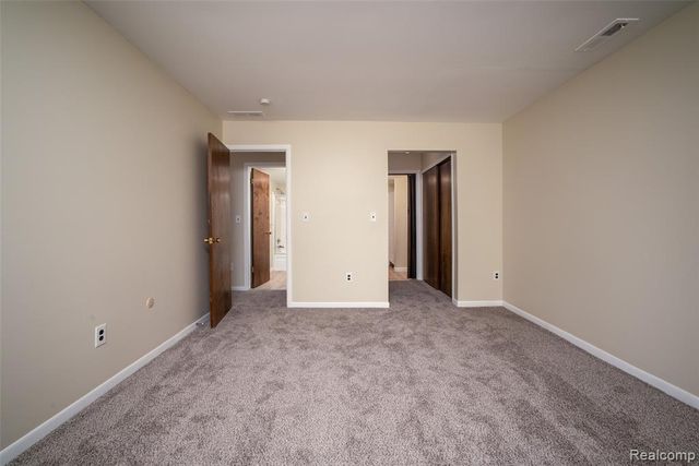 30795 Shiawassee Road 7, Farmington, MI 48336
