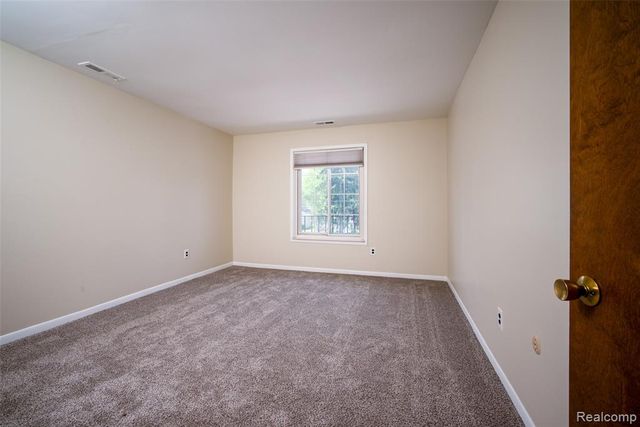 30795 Shiawassee Road 7, Farmington, MI 48336